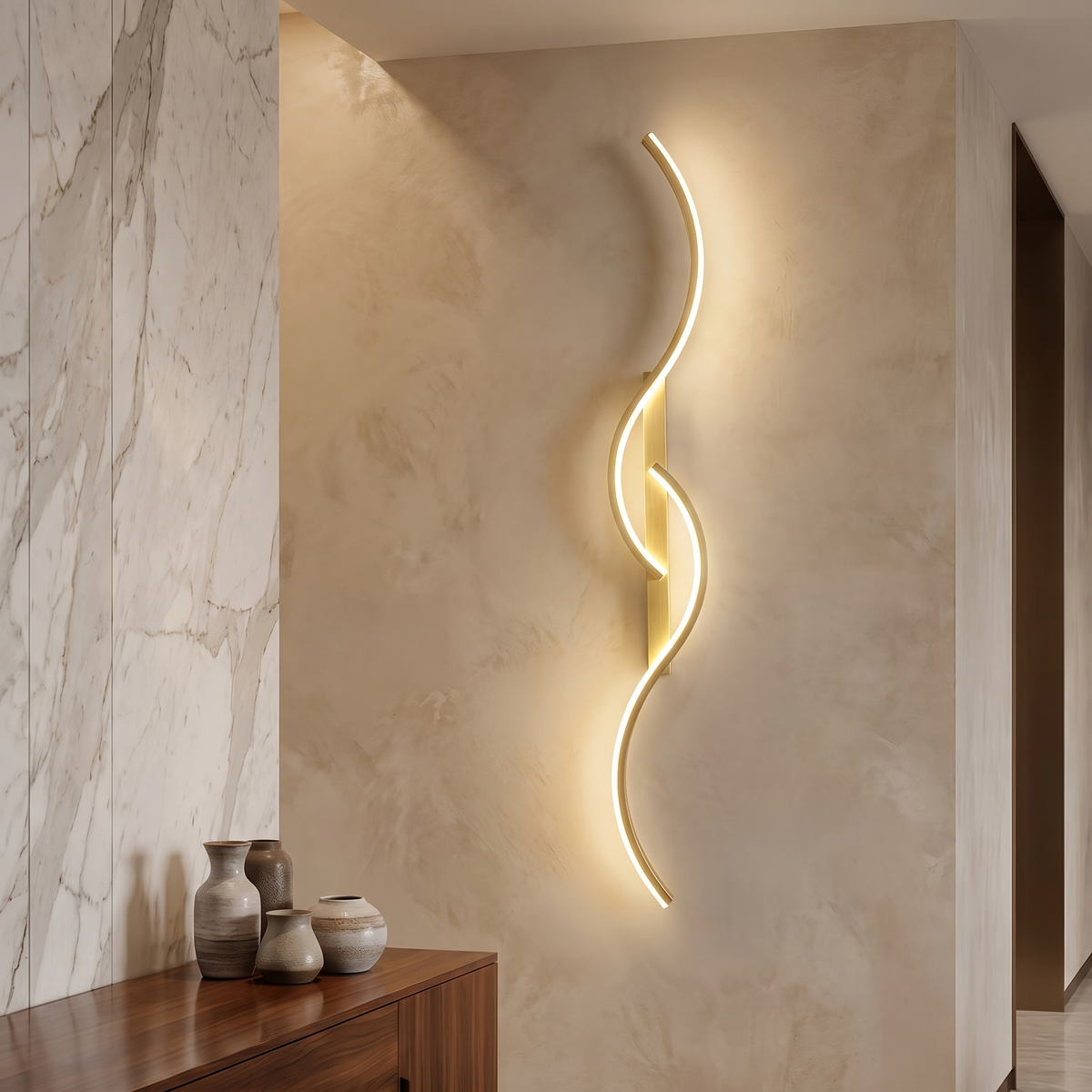Minimalist LED wall sconce in gold, 60cm